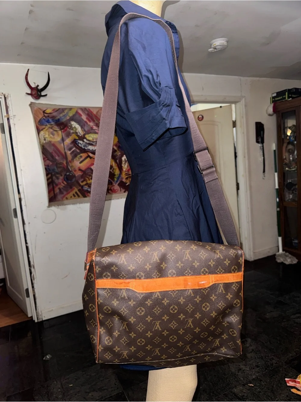 Louis Vuitton Monogram Canvas Messenger Bag in Brown